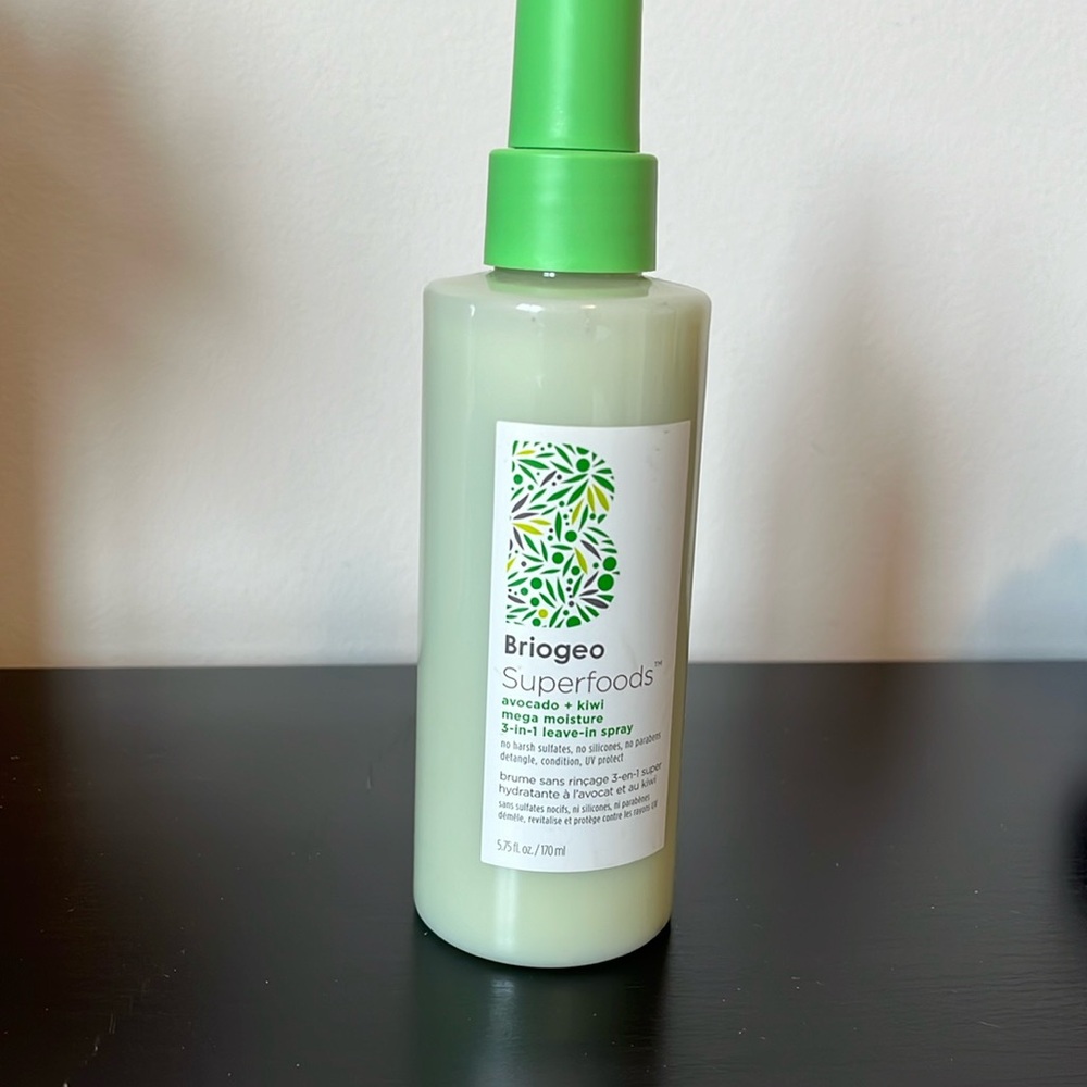 Briogeo Superfoods leave in spray
